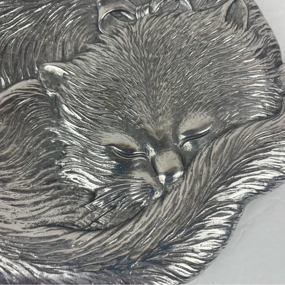 Collectible 90s Arthur Court sleeping cat dish-cast aluminum - Picture 3 of 10